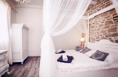 Bogacs Apartment | Vidéki Varázs Vendégház: Family-Friendly Retreat with Hot Tub