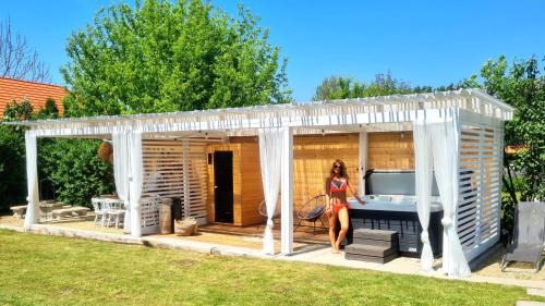 Bogacs Apartment | Vidéki Varázs Vendégház: Family-Friendly Retreat with Hot Tub