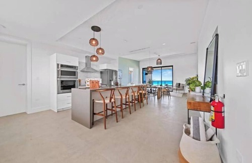 West Bay Apartment | VIDA 3BR - Luxurious Oasis in Barkers National Park
