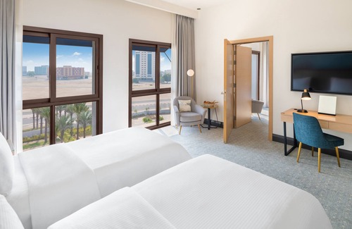 Umm al Quwain Hotel | Premier Vida Beach Resort Umm Al Quwain: Ocean View Oasis
