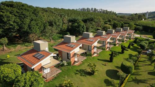 Aguas de Lindoia Hotel | Exceptional Vida Boa Pousada with Oceanfront Pool & Spa