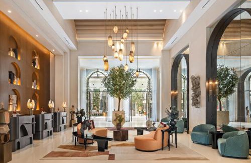 Dubai Hotel | Beachfront Vida Creek Hotel: Guest Rated 9.4 with Pool