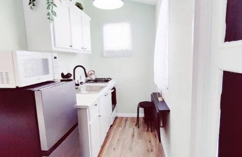 Corozal House | Idyllic Vida D' Montaña Tiny House with Spa & Kitchen