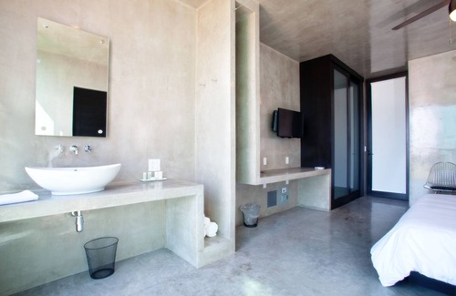 Vinorama Hotel | Escape to Vidasoul: 4-Star Ocean View Paradise with Spa
