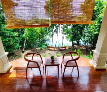 Nuhu Roa Hotel | Discover VidFauw Oasis Villa with Oceanfront Bliss