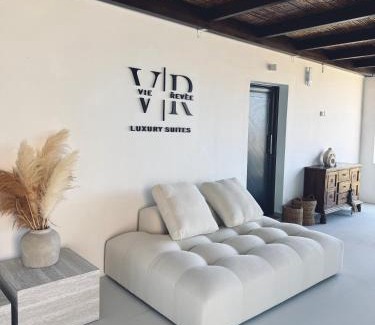 Ganema Apartment | Dreamy Vie Rêvée Suites with Hot Tub & Pet-Friendly Amenities