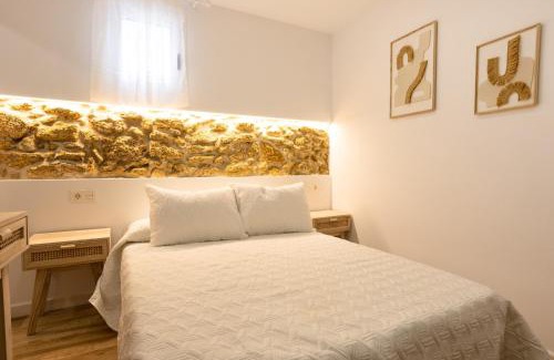 Conil de la Frontera City Center House | Oceanfront Viejo Baluarte House Rooms with Kids’ Amenities