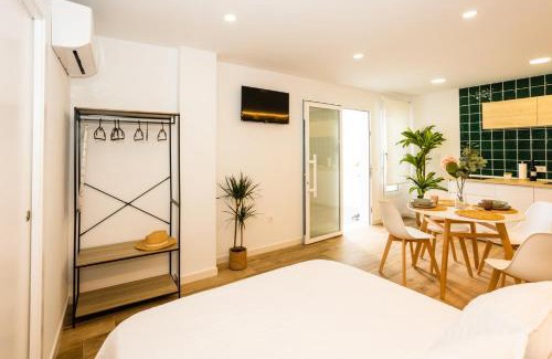 Conil de la Frontera City Center House | Oceanfront Viejo Baluarte House Rooms with Kids’ Amenities