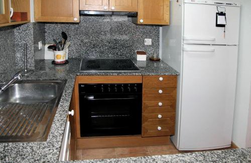 Vielha e Mijaran Apartment | Central Vielha Retreat: Family-Friendly and Inviting Stay