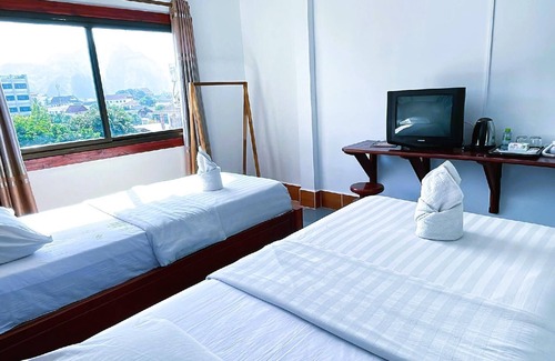 Vang Vieng House | Cozy ViengSavanh GuestHouse with Breakfast and Family Care
