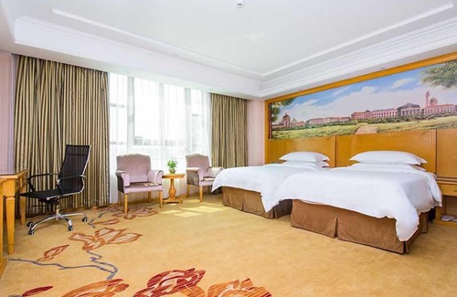 Gan County Hotel | Discover Vienna Classic Hotel Ganzhou Meilin – Family-Friendly Stay