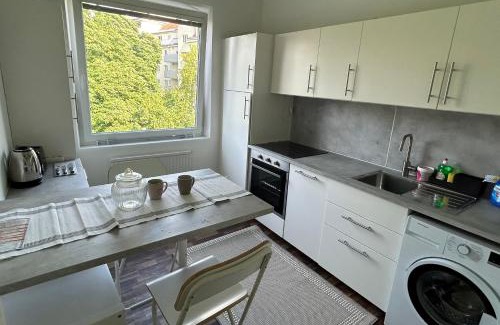 Oberdobling Apartment | Cozy Vienna Apartment: Family-Friendly Stay Awaits You