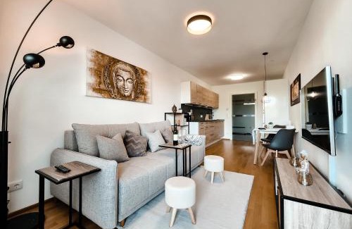 Donaustadt Apartment | Modern Apartment at Vienna Green by Old Danube - 4 Star Stay