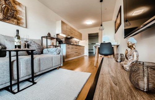 Donaustadt Apartment | Modern Apartment at Vienna Green by Old Danube - 4 Star Stay