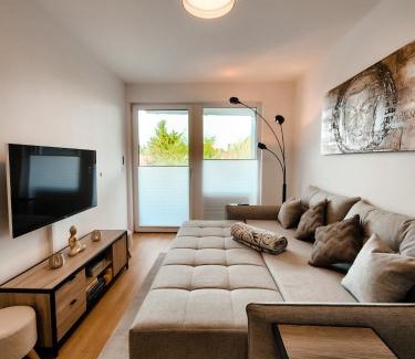 Donaustadt Apartment | Modern Apartment at Vienna Green by Old Danube - 4 Star Stay