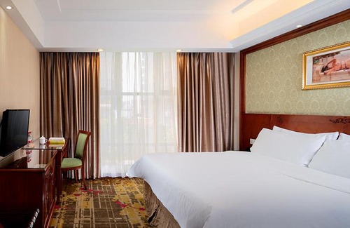 Houjie Hotel | Budget-Friendly Stay at Vienna Hotel Dongguan Wanda Plaza