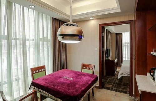 Houjie Hotel | Budget-Friendly Stay at Vienna Hotel Dongguan Wanda Plaza