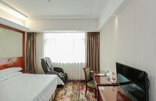 Houjie Hotel | Budget-Friendly Stay at Vienna Hotel Dongguan Wanda Plaza