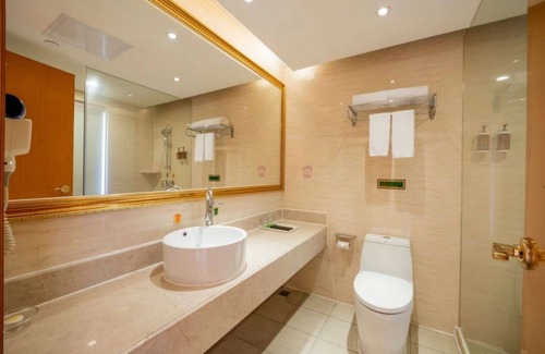 Shajing Hotel | Vienna Hotel Fuyong Exhibition Center