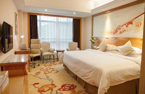 Ganzhou Hotel | Discover Vienna Hotel Ganzhou Anyuan: Family-Friendly Retreat