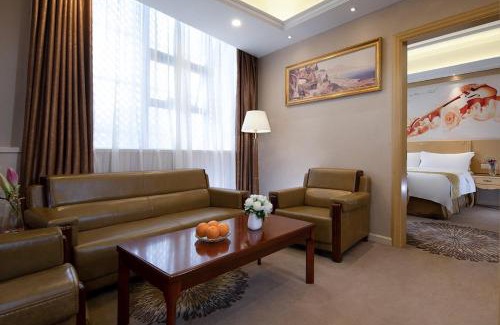 Huadu Hotel | Convenient Stay at Vienna Hotel near Guangzhou Airport