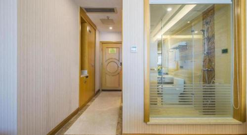 Shiqiao Hotel | Discover Vienna Hotel in Guangzhou's Panyu Shiqiao Center
