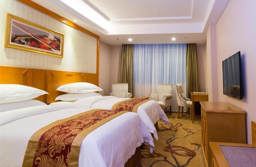 Guangzhou Hotel | Accessible Family Stay at Vienna Hotel Guangzhou Songnan