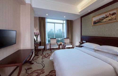Tianhe Hotel | Convenient Stay at Vienna Hotel Near Shaheding Metro