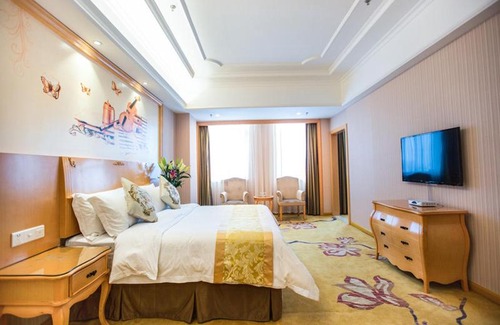 Shaodong County Hotel | ```html
Accessible Comfort at Vienna Hotel Hunan Shaodong
```