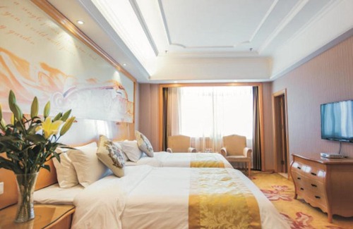 Shaodong County Hotel | ```html
Accessible Comfort at Vienna Hotel Hunan Shaodong
```