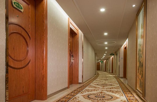 Luohu Hotel | Budget-Friendly Stay at Vienna Hotel Mix City with Family Amenities