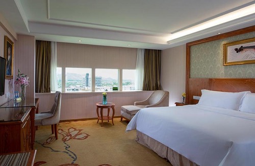 Luohu Hotel | Budget-Friendly Stay at Vienna Hotel Mix City with Family Amenities