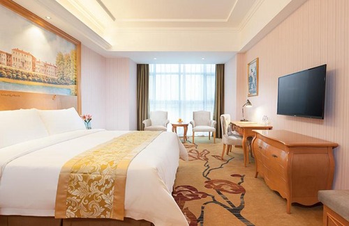Nanxiong Hotel | Experience Comfort at Vienna Hotel, Nanxiong Shidai Guangchang