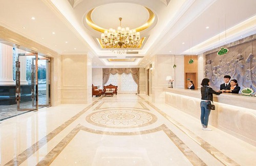 Nanxiong Hotel | Experience Comfort at Vienna Hotel, Nanxiong Shidai Guangchang