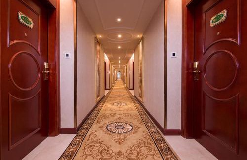 Bao'an Hotel | Explore Vienna Hotel Shenzhen Bao'an Xin'an - Family-Friendly Stay