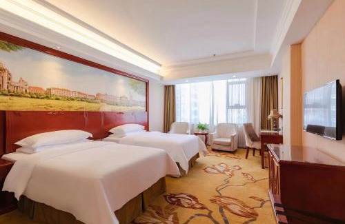 Bao'an Hotel | Explore Vienna Hotel Shenzhen Bao'an Xin'an - Family-Friendly Stay