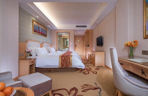 Bao'an Hotel | Family-Friendly Stays at Vienna Hotel Shenzhen Fuyong Village