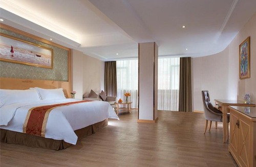 Bao'an Hotel | Family-Friendly Stays at Vienna Hotel Shenzhen Fuyong Village