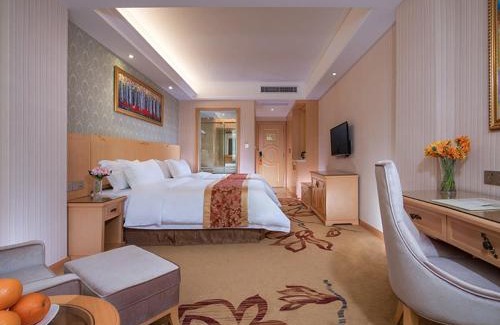 Bao'an Hotel | Family-Friendly Stays at Vienna Hotel Shenzhen Fuyong Village