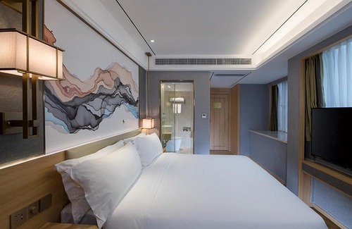 Central Business District Hotel | Convenient Stay at Vienna Hotel Shenzhen Exhibition Center