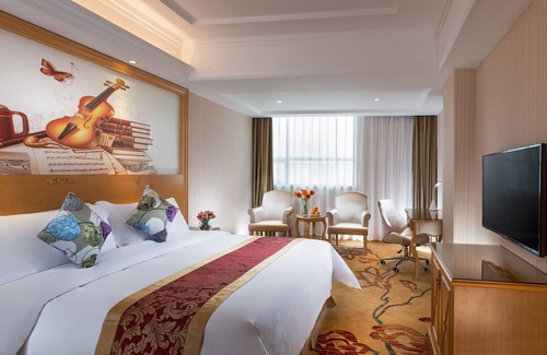 Bao'an Hotel | Vienna Hotel Shenzhen - FuYong Metro Station Branch