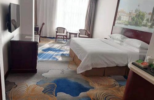 Longhua District Hotel | Convenient Stay at Vienna Hotel Shenzhen Longhua Qinghu Road
