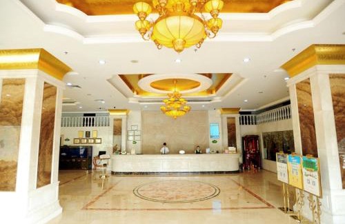 Longhua District Hotel | Convenient Stay at Vienna Hotel Shenzhen Longhua Qinghu Road