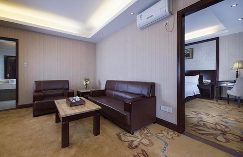 Shajing Hotel | Budget-Friendly Stay at Vienna Hotel Shenzhen Shangjin Center