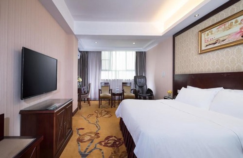 Shajing Hotel | Budget-Friendly Stay at Vienna Hotel Shenzhen Shangjin Center
