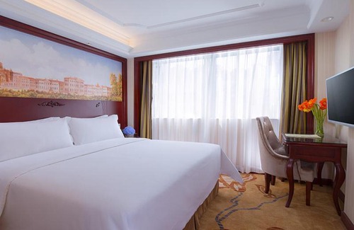 Luohu Hotel | Family-Friendly Getaway at Vienna Hotel Shenzhen Shuiku