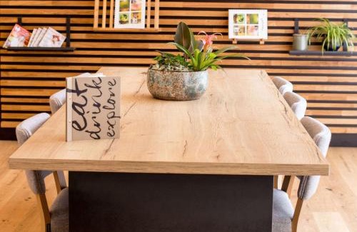 Otopeni Hotel | Comfortable Stay at Vienna House Easy by Wyndham Bucharest