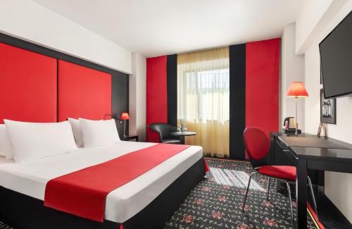 Otopeni Hotel | Comfortable Stay at Vienna House Easy by Wyndham Bucharest