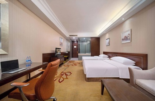 Shenzhen Hotel | Budget-Friendly Stay at Vienna International Hotel Shenzhen
