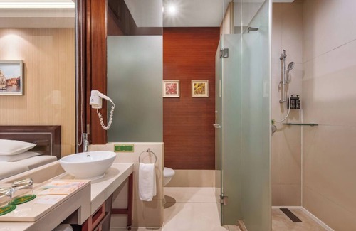 Shenzhen Hotel | Budget-Friendly Stay at Vienna International Hotel Shenzhen